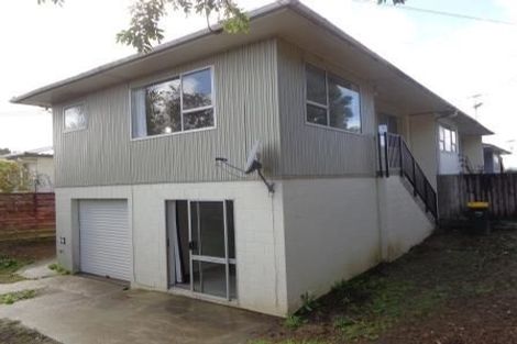 Photo of property in 71 Beaubank Road, Kelston, Auckland, 0602