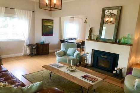 Photo of property in 11 Ocean View Road, Milford, Auckland, 0620