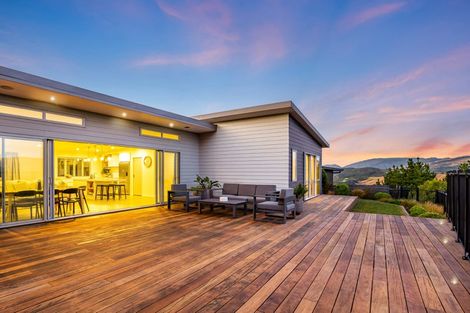 Photo of property in 136 Endeavour Drive, Whitby, Porirua, 5024