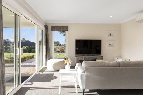 Photo of property in 7 Lochinvar Lane, Acacia Bay, Taupo, 3385