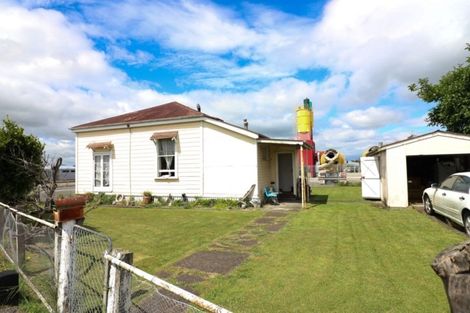 Photo of property in 1 Cadman Street, Dannevirke, 4930
