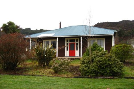 Photo of property in 7 Walsh Street, Reefton, 7830