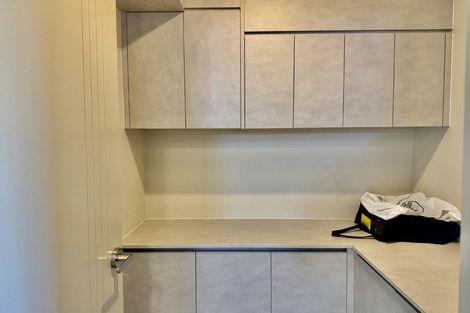 Photo of property in 9a Darren Crescent, Half Moon Bay, Auckland, 2012
