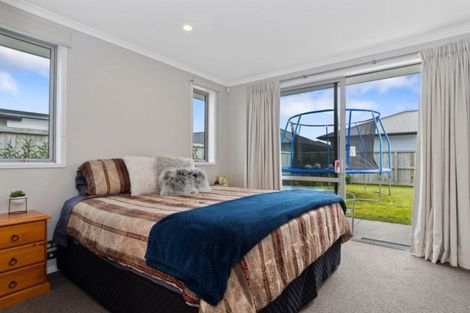 Photo of property in 18 Raiha Street, Papamoa Beach, Papamoa, 3118