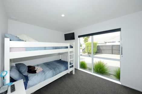 Photo of property in 30 Beauford Place, Parklands, Christchurch, 8083