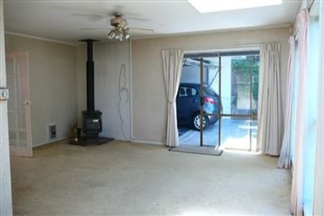 Photo of property in 41 Mappin Place, Chatswood, Auckland, 0626