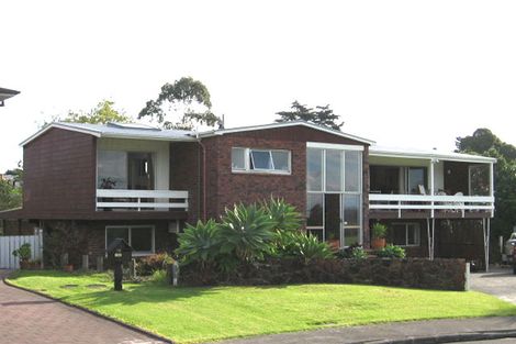 Photo of property in 12 Kelvin Crescent, Te Atatu Peninsula, Auckland, 0610