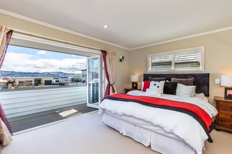 Photo of property in 2 Pukenamu Road, Rainbow Point, Taupo, 3330