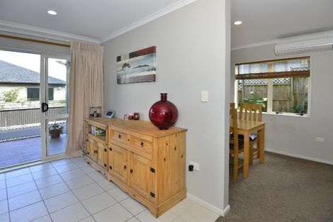 Photo of property in 966a East Coast Road, Northcross, Auckland, 0632