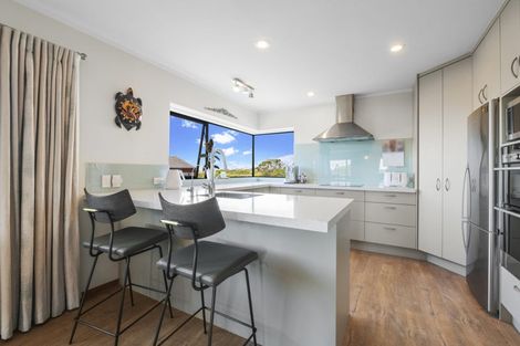 Photo of property in 42 Park Rise, Campbells Bay, Auckland, 0630