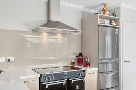 Photo of property in 4 Sandspit Way, Papamoa Beach, Papamoa, 3118