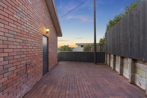 Photo of property in 9 Pohutukawa Avenue, Red Beach, 0932