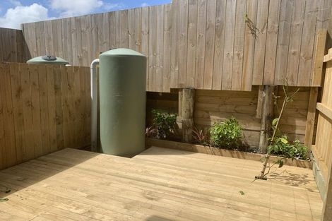 Photo of property in 2/6 South Pacific Place, Henderson, Auckland, 0612