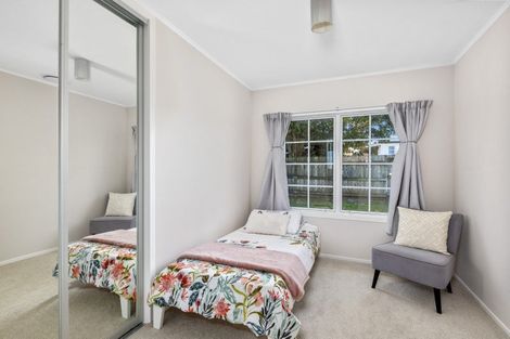 Photo of property in 9 Amorino Drive, Red Beach, 0932