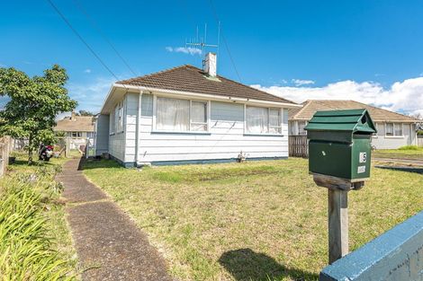 Photo of property in 15 Churchill Crescent, Tawhero, Whanganui, 4501