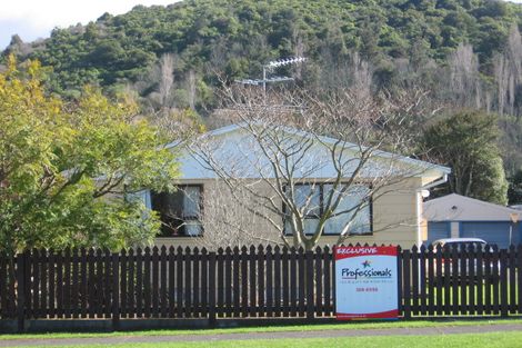 Photo of property in 19 Wakefield Street, Featherston, 5710