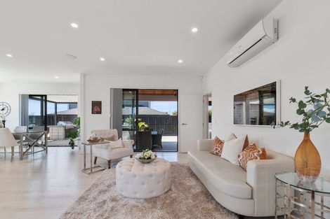 Photo of property in 31 Pohutukawa Parade, Riverhead, 0820