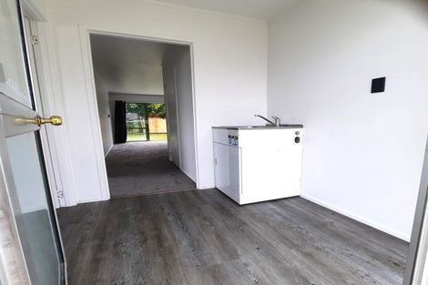 Photo of property in 2/27 Mon Desir Place, Manurewa, Auckland, 2102