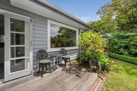 Photo of property in 15a Enfield Road, Hospital Hill, Napier, 4110