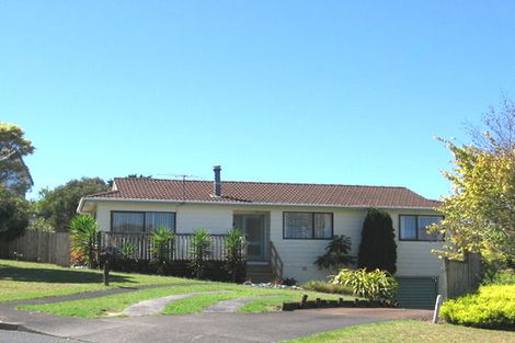 Photo of property in 15 Peterhouse Place, West Harbour, Auckland, 0618
