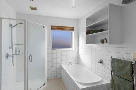 Photo of property in 18 Lochnagar Drive, Lake Hayes, Queenstown, 9304