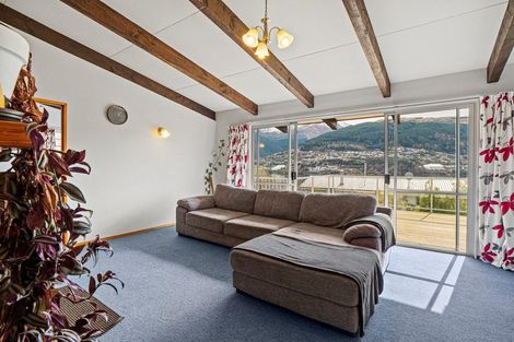 Photo of property in 52 Oregon Drive, Kelvin Heights, Queenstown, 9300