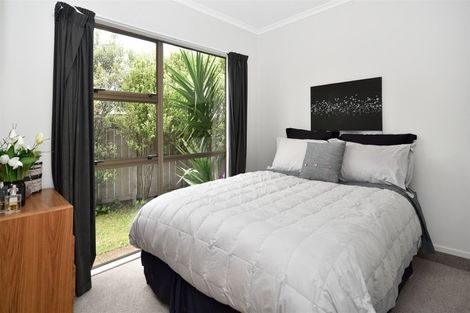 Photo of property in 3b Lillian Place, Orewa, 0931