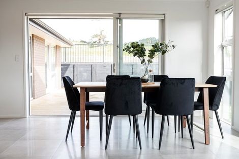 Photo of property in 14d Rose Leigh Drive, Cambridge, 3434