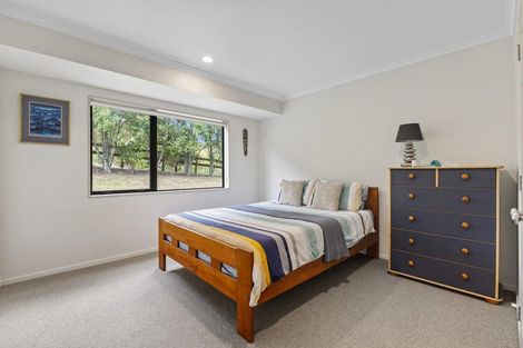 Photo of property in 71 Kaipara Road, Papakura, 2582