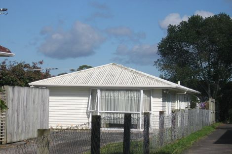 Photo of property in 26a Reid Road, New Lynn, Auckland, 0600