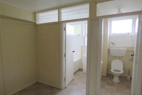 Photo of property in 19 Cook Street, Marfell, New Plymouth, 4310