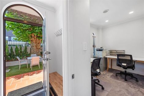 Photo of property in 9/177 Hurstmere Road, Takapuna, Auckland, 0622