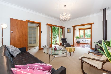 Photo of property in 72 Heretaunga Street, Palmerston North, 4414