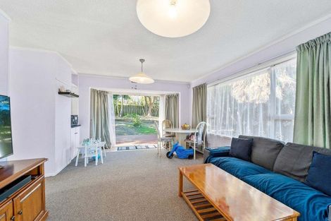 Photo of property in 2/21 Glamorgan Drive, Torbay, Auckland, 0630