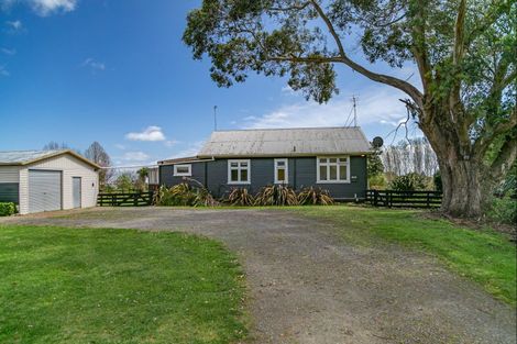 Photo of property in 121 North Manakau Road, Manakau, 5573