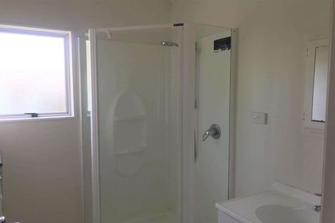 Photo of property in 72 Vodanovich Road, Te Atatu South, Auckland, 0610