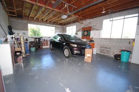 Photo of property in 105 Hutchinsons Road, Bucklands Beach, Auckland, 2014