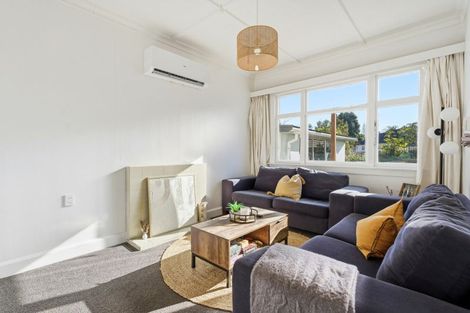 Photo of property in 17 Hutchison Crescent, Durie Hill, Whanganui, 4500