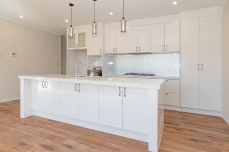 Photo of property in 8 Franheim Crescent, Orewa, 0931