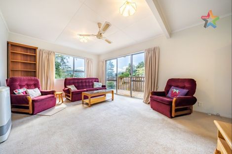 Photo of property in 11 Mokopuna Grove, Stokes Valley, Lower Hutt, 5019