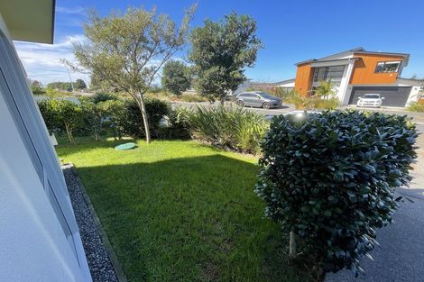 Photo of property in 17 Caldera Drive, Long Bay, Auckland, 0630