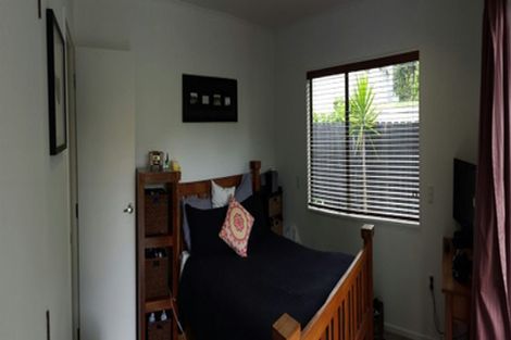 Photo of property in 2/224 Forrest Hill Road, Forrest Hill, Auckland, 0620
