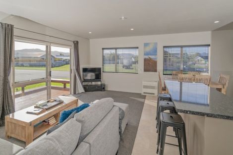 Photo of property in 1 Rena Place, Whitianga, 3510