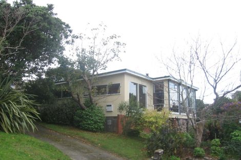 Photo of property in 21 Walnut Way, Maungaraki, Lower Hutt, 5010