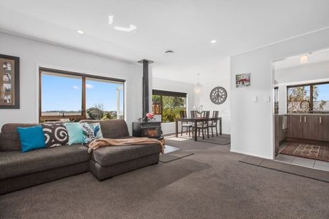 Photo of property in 1/6 Reynolds Place, Torbay, Auckland, 0630