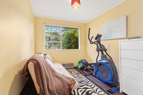 Photo of property in 9 Cyril Way, Paparangi, Wellington, 6037
