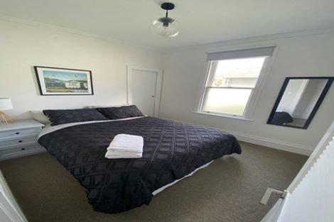 Photo of property in 180 Sutherland Road, Lyall Bay, Wellington, 6022