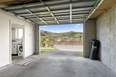 Photo of property in 16a Thurleigh Grove, Karori, Wellington, 6012