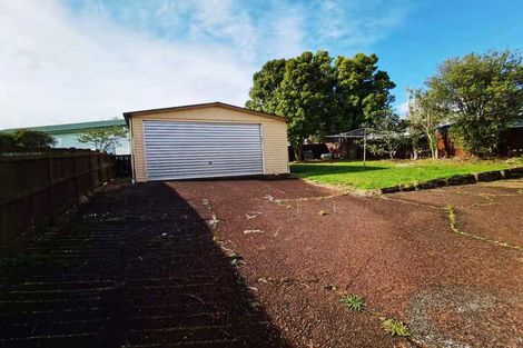 Photo of property in 112 Aviemore Drive, Highland Park, Auckland, 2010