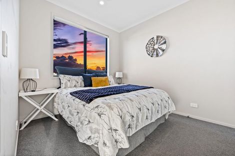 Photo of property in 3/20 Kerewhenua Crescent, Hobsonville, 0616